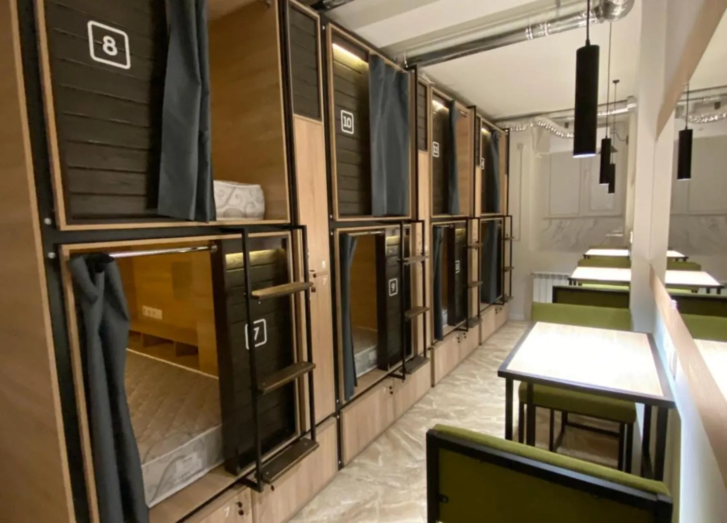Uneed Friendly Hostel contacts